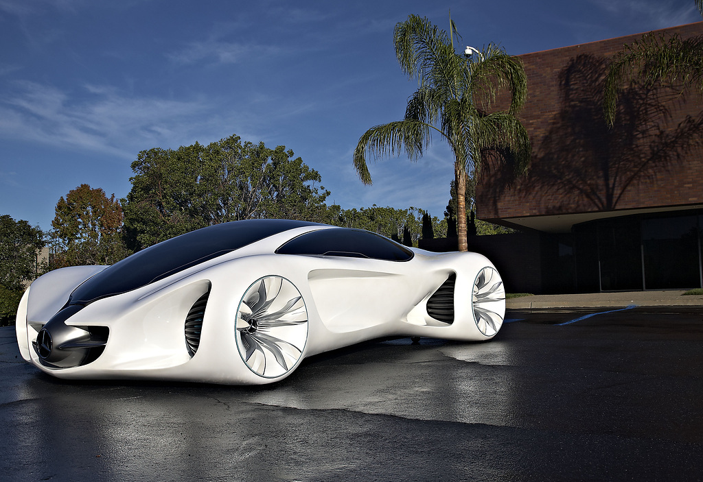 The Mercedes-Benz BIOME: for the Los Angeles Design Challenge the designers of the Mercedes-Benz Advanced Design Studio in Sindelfingen developed an ultra-lightweight vehicle in symbiosis with nature.